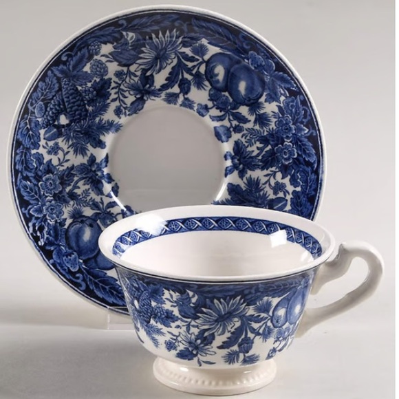 Vintage RARE vassar college Wedgewood cup and saucer set of 8 each